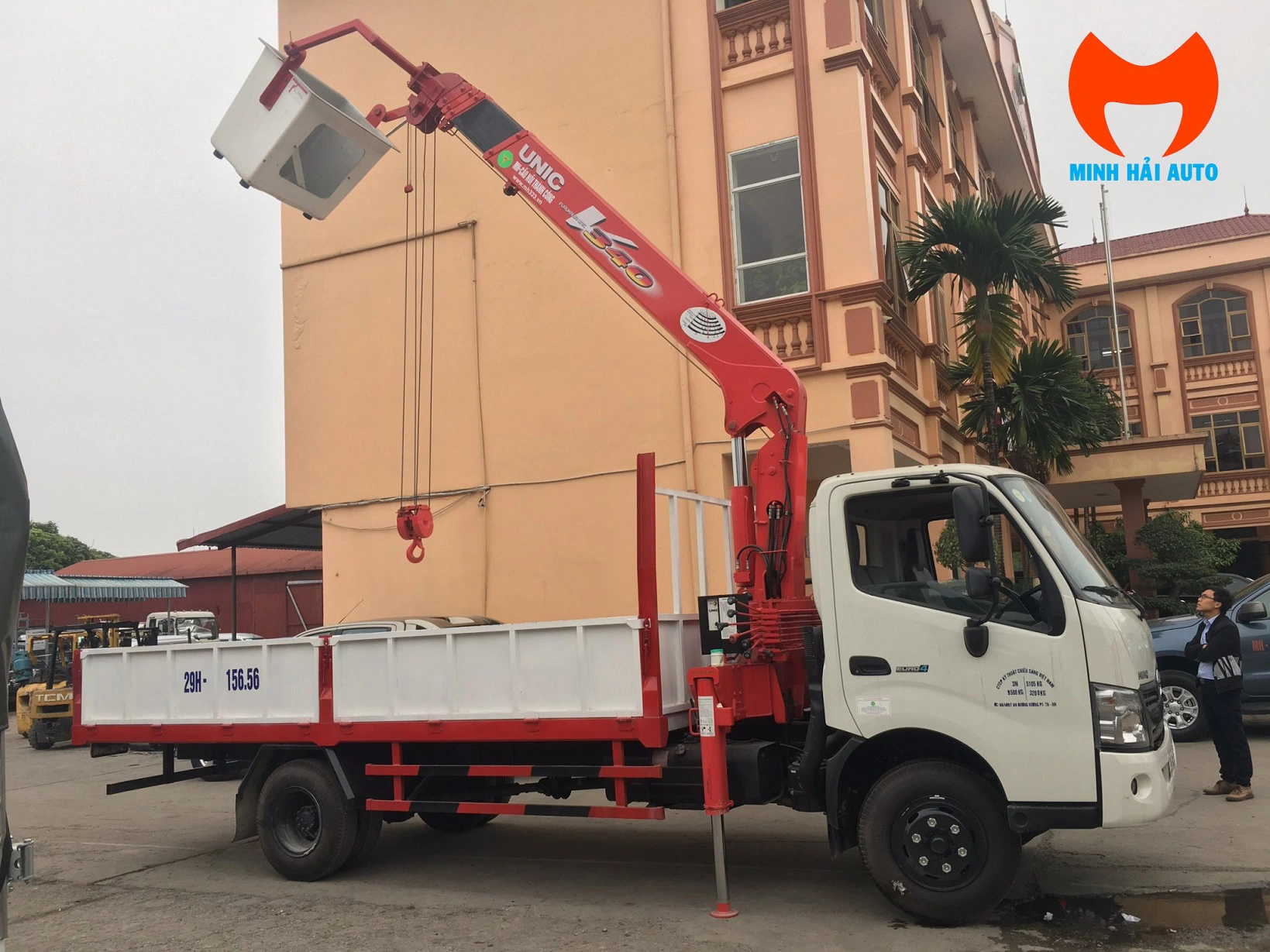 Cho Thuê Xe Cẩu Nâng Người Lên Cao Đến 50 Mét Để Phục Vụ Thi Công
